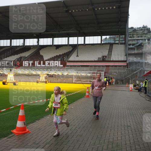 07.12.2025 - St. Pauli X-Mass-Run No. 15 Fabian Wolf http://msf.ph/oto/9417214 07.12.2025 11:15:25 Ziel 391, 1218, 1282, 3133 meine-sportfotos.de