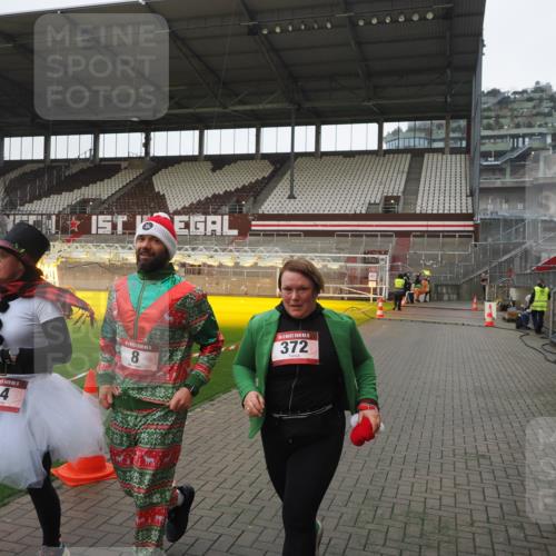 07.12.2025 - St. Pauli X-Mass-Run No. 15 Fabian Wolf http://msf.ph/oto/9417230 07.12.2025 11:15:54 Ziel 8, 14, 372, 2194 meine-sportfotos.de