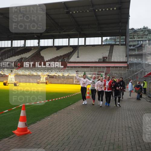 07.12.2025 - St. Pauli X-Mass-Run No. 15 Fabian Wolf http://msf.ph/oto/9417252 07.12.2025 11:16:15 Ziel 1800, 1802, 1821, 1825, 2195, 2464, 3241, 3256, 3326 meine-sportfotos.de