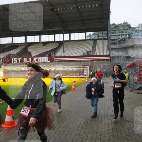 07.12.2025 - St. Pauli X-Mass-Run No. 15 Fabian Wolf http://msf.ph/oto/9417287 07.12.2025 11:16:23 Ziel 1800, 1802, 1821, 1825, 3241, 3256 meine-sportfotos.de
