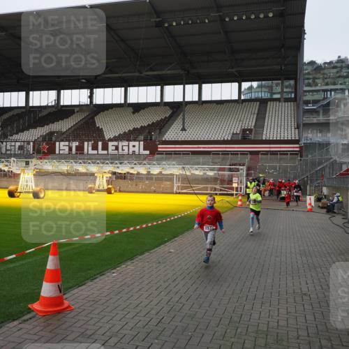 07.12.2025 - St. Pauli X-Mass-Run No. 15 Fabian Wolf http://msf.ph/oto/9417321 07.12.2025 11:17:12 Ziel 1340, 1531, 2766 meine-sportfotos.de