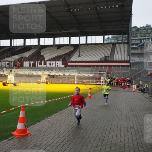 07.12.2025 - St. Pauli X-Mass-Run No. 15 Fabian Wolf http://msf.ph/oto/9417323 07.12.2025 11:17:12 Ziel 1340, 1531, 2766 meine-sportfotos.de