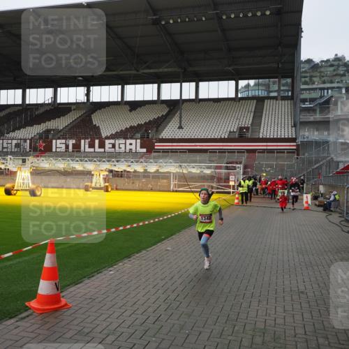 07.12.2025 - St. Pauli X-Mass-Run No. 15 Fabian Wolf http://msf.ph/oto/9417328 07.12.2025 11:17:13 Ziel 1340, 1531, 2766 meine-sportfotos.de