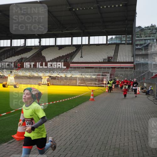 07.12.2025 - St. Pauli X-Mass-Run No. 15 Fabian Wolf http://msf.ph/oto/9417333 07.12.2025 11:17:14 Ziel 1122, 1127, 1340, 1531, 1686, 2766 meine-sportfotos.de
