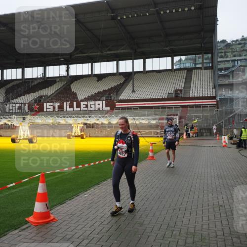07.12.2025 - St. Pauli X-Mass-Run No. 15 Fabian Wolf http://msf.ph/oto/9417416 07.12.2025 11:17:55 Ziel 2915, 4627 meine-sportfotos.de