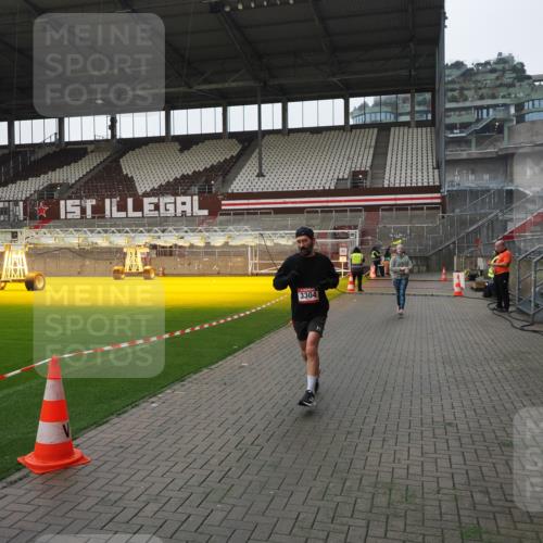 07.12.2025 - St. Pauli X-Mass-Run No. 15 Fabian Wolf http://msf.ph/oto/9417477 07.12.2025 11:18:19 Ziel 1325, 1348, 2045, 3201, 3221, 3304, 3327 meine-sportfotos.de