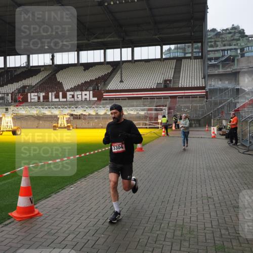 07.12.2025 - St. Pauli X-Mass-Run No. 15 Fabian Wolf http://msf.ph/oto/9417479 07.12.2025 11:18:20 Ziel 1325, 1348, 2045, 3201, 3304, 3327 meine-sportfotos.de