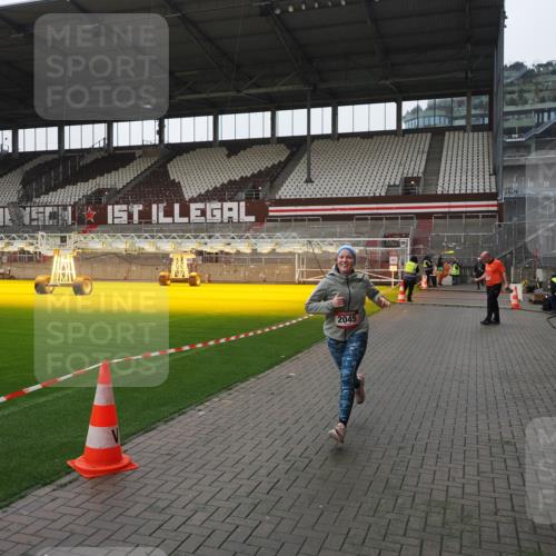 07.12.2025 - St. Pauli X-Mass-Run No. 15 Fabian Wolf http://msf.ph/oto/9417489 07.12.2025 11:18:22 Ziel 1348, 2045, 3201, 3304 meine-sportfotos.de