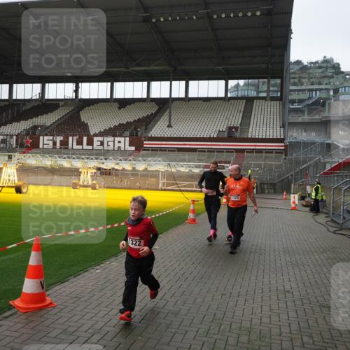 07.12.2025 - St. Pauli X-Mass-Run No. 15 Fabian Wolf http://msf.ph/oto/9417535 07.12.2025 11:18:55 Ziel 1109, 1322, 2064, 2067 meine-sportfotos.de