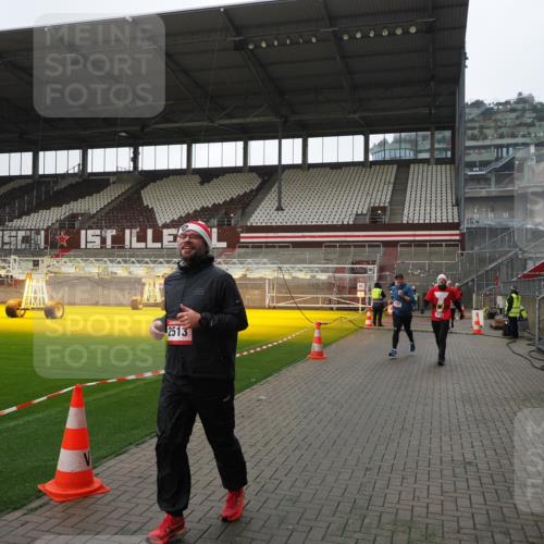 07.12.2025 - St. Pauli X-Mass-Run No. 15 Fabian Wolf http://msf.ph/oto/9417564 07.12.2025 11:19:09 Ziel 295, 302, 1617, 2064, 2067, 2597 meine-sportfotos.de