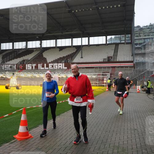 07.12.2025 - St. Pauli X-Mass-Run No. 15 Fabian Wolf http://msf.ph/oto/9417596 07.12.2025 11:19:24 Ziel 295, 302, 797, 2062, 2597, 2788, 3205 meine-sportfotos.de