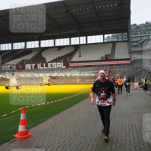 07.12.2025 - St. Pauli X-Mass-Run No. 15 Fabian Wolf http://msf.ph/oto/9417624 07.12.2025 11:19:34 Ziel 367, 373, 797, 1336, 1343, 1563, 2062 meine-sportfotos.de