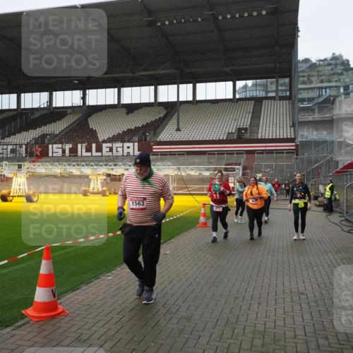07.12.2025 - St. Pauli X-Mass-Run No. 15 Fabian Wolf http://msf.ph/oto/9417633 07.12.2025 11:19:37 Ziel 367, 373, 797, 1336, 1343, 1563, 2062 meine-sportfotos.de