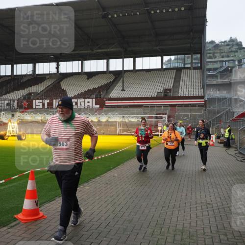 07.12.2025 - St. Pauli X-Mass-Run No. 15 Fabian Wolf http://msf.ph/oto/9417636 07.12.2025 11:19:38 Ziel 367, 373, 797, 1336, 1343, 1563, 2062 meine-sportfotos.de