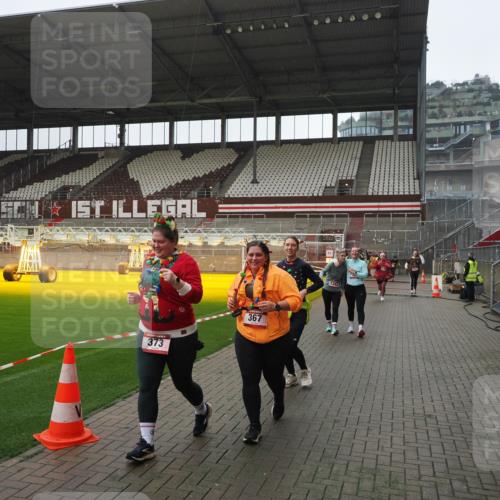07.12.2025 - St. Pauli X-Mass-Run No. 15 Fabian Wolf http://msf.ph/oto/9417646 07.12.2025 11:19:41 Ziel 367, 373, 797, 1336, 1343, 1563, 2217, 3160 meine-sportfotos.de