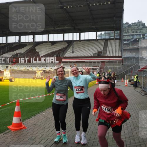 07.12.2025 - St. Pauli X-Mass-Run No. 15 Fabian Wolf http://msf.ph/oto/9417663 07.12.2025 11:19:46 Ziel 367, 373, 1336, 1343, 2217, 2581, 3075, 3160, 3822, 3823 meine-sportfotos.de