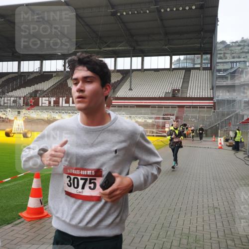 07.12.2025 - St. Pauli X-Mass-Run No. 15 Fabian Wolf http://msf.ph/oto/9417682 07.12.2025 11:19:52 Ziel 1343, 2217, 2581, 2771, 3075, 3160, 3822, 3823 meine-sportfotos.de