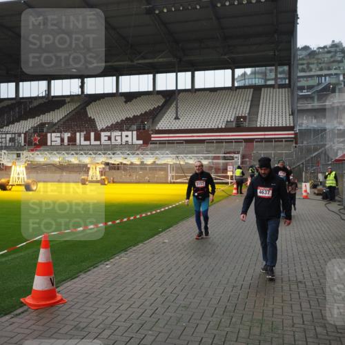 07.12.2025 - St. Pauli X-Mass-Run No. 15 Fabian Wolf http://msf.ph/oto/9417708 07.12.2025 11:20:23 Ziel 2577, 2578, 3129, 3157, 3309, 4637 meine-sportfotos.de