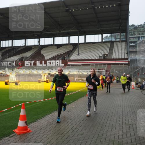 07.12.2025 - St. Pauli X-Mass-Run No. 15 Fabian Wolf http://msf.ph/oto/9417765 07.12.2025 11:20:50 Ziel 540, 765, 2379, 2462, 2601, 3037 meine-sportfotos.de