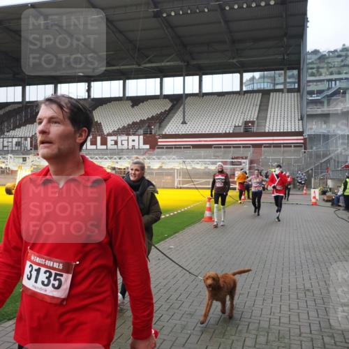 07.12.2025 - St. Pauli X-Mass-Run No. 15 Fabian Wolf http://msf.ph/oto/9417808 07.12.2025 11:21:16 Ziel 2375, 2376, 2579, 2854, 2867, 3135, 3159, 3220, 3283 meine-sportfotos.de