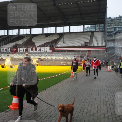 07.12.2025 - St. Pauli X-Mass-Run No. 15 Fabian Wolf http://msf.ph/oto/9417810 07.12.2025 11:21:17 Ziel 2375, 2376, 2579, 2854, 2867, 3135, 3159, 3220, 3283 meine-sportfotos.de