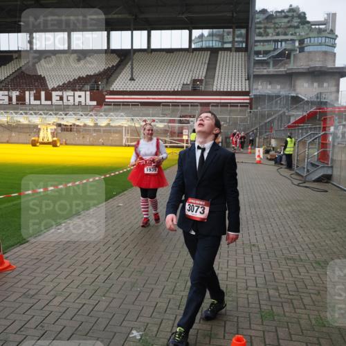 07.12.2025 - St. Pauli X-Mass-Run No. 15 Fabian Wolf http://msf.ph/oto/9417907 07.12.2025 11:21:45 Ziel 1549, 1902, 1907, 1939, 2033, 2197, 2473, 2474 meine-sportfotos.de