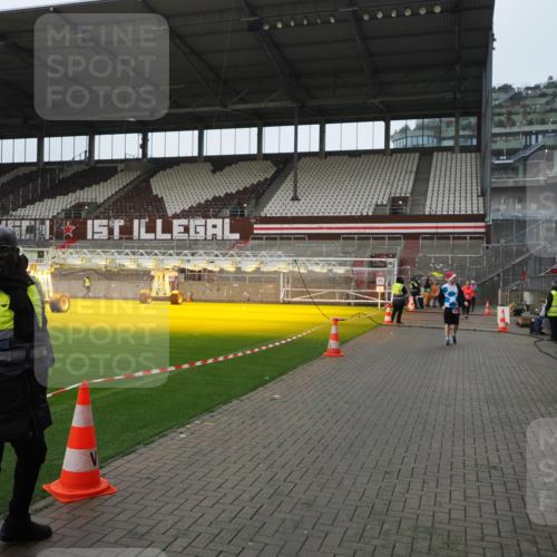 07.12.2025 - St. Pauli X-Mass-Run No. 15 Fabian Wolf http://msf.ph/oto/9417949 07.12.2025 11:22:20 Ziel 2812, 3474, 3475, 3820, 3821 meine-sportfotos.de