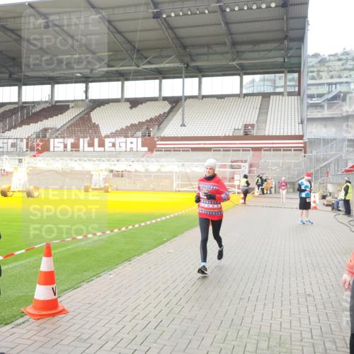07.12.2025 - St. Pauli X-Mass-Run No. 15 Fabian Wolf http://msf.ph/oto/9417984 07.12.2025 11:22:34 Ziel 520, 1018, 1349, 1391, 1431, 2550, 2557, 2812, 2985, 3127 meine-sportfotos.de