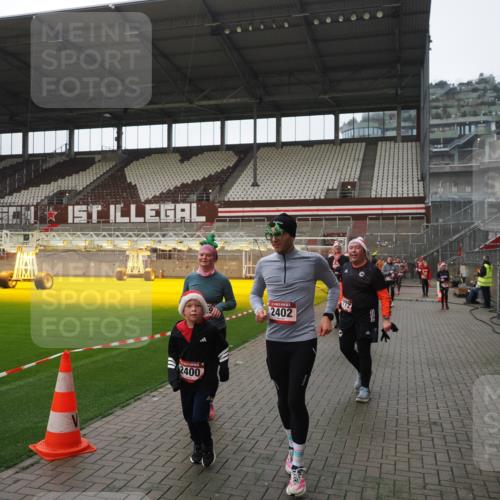 07.12.2025 - St. Pauli X-Mass-Run No. 15 Fabian Wolf http://msf.ph/oto/9418200 07.12.2025 11:24:34 Ziel 672, 1320, 1752, 1773, 2399, 2400, 2402, 2448, 2480, 2605, 2606, 2852, 3092, 3194 meine-sportfotos.de