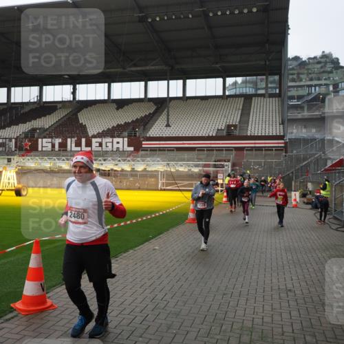 07.12.2025 - St. Pauli X-Mass-Run No. 15 Fabian Wolf http://msf.ph/oto/9418221 07.12.2025 11:24:40 Ziel 705, 1320, 1346, 1752, 2399, 2400, 2402, 2448, 2480, 2852, 2859, 2869, 3092, 3193, 3194, 3195, 3306 meine-sportfotos.de