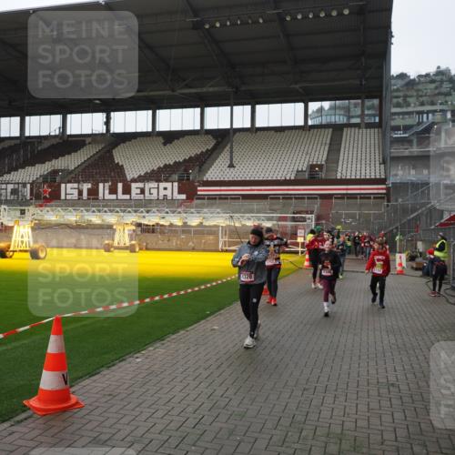 07.12.2025 - St. Pauli X-Mass-Run No. 15 Fabian Wolf http://msf.ph/oto/9418226 07.12.2025 11:24:41 Ziel 705, 1320, 1346, 1752, 2400, 2448, 2480, 2852, 2859, 2869, 3092, 3193, 3194, 3195, 3306 meine-sportfotos.de