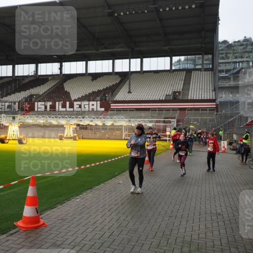 07.12.2025 - St. Pauli X-Mass-Run No. 15 Fabian Wolf http://msf.ph/oto/9418227 07.12.2025 11:24:42 Ziel 705, 1320, 1346, 1752, 2448, 2480, 2852, 2859, 2869, 3092, 3193, 3194, 3195, 3306, 4632 meine-sportfotos.de