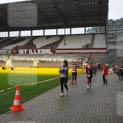 07.12.2025 - St. Pauli X-Mass-Run No. 15 Fabian Wolf http://msf.ph/oto/9418229 07.12.2025 11:24:42 Ziel 705, 1320, 1346, 1752, 2448, 2480, 2852, 2859, 2869, 3092, 3193, 3194, 3195, 3306, 4632 meine-sportfotos.de