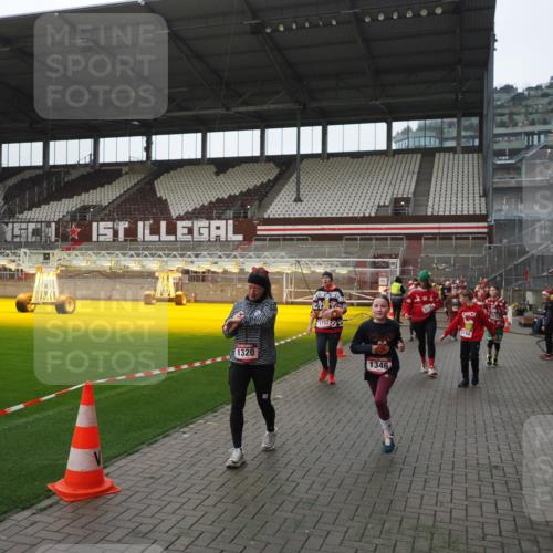 07.12.2025 - St. Pauli X-Mass-Run No. 15 Fabian Wolf http://msf.ph/oto/9418233 07.12.2025 11:24:43 Ziel 705, 1320, 1346, 1384, 1427, 1752, 2448, 2480, 2852, 2859, 2869, 3092, 3193, 3194, 3195, 3306, 4632 meine-sportfotos.de