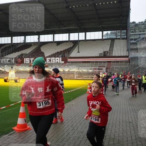 07.12.2025 - St. Pauli X-Mass-Run No. 15 Fabian Wolf http://msf.ph/oto/9418252 07.12.2025 11:24:47 Ziel 705, 1320, 1346, 1384, 1427, 1752, 2447, 2448, 2480, 2852, 2859, 2869, 3193, 3194, 3195, 3306, 3314, 4632 meine-sportfotos.de