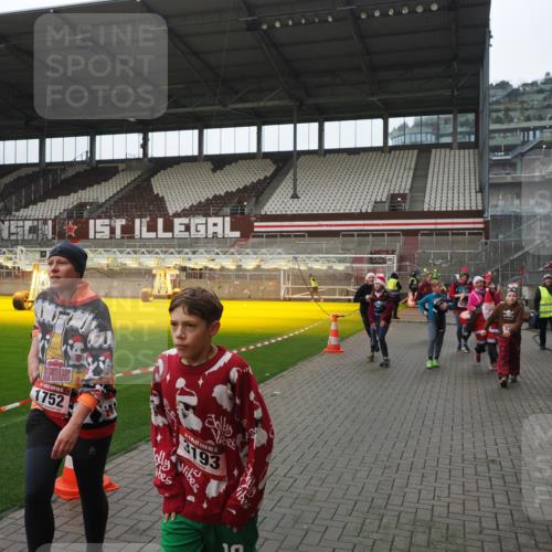 07.12.2025 - St. Pauli X-Mass-Run No. 15 Fabian Wolf http://msf.ph/oto/9418259 07.12.2025 11:24:48 Ziel 705, 1320, 1346, 1384, 1427, 1752, 2447, 2448, 2480, 2852, 2859, 2869, 3193, 3194, 3195, 3306, 3314, 4632 meine-sportfotos.de