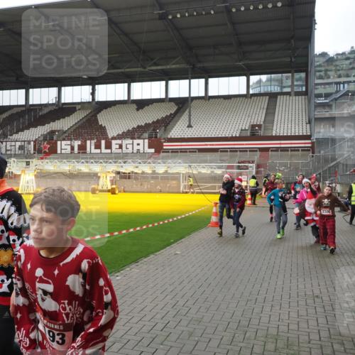 07.12.2025 - St. Pauli X-Mass-Run No. 15 Fabian Wolf http://msf.ph/oto/9418261 07.12.2025 11:24:49 Ziel 705, 1320, 1346, 1384, 1427, 1752, 2447, 2448, 2480, 2852, 2859, 2869, 3193, 3194, 3195, 3306, 3314, 4632 meine-sportfotos.de