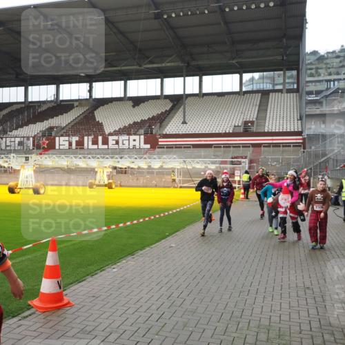 07.12.2025 - St. Pauli X-Mass-Run No. 15 Fabian Wolf http://msf.ph/oto/9418263 07.12.2025 11:24:49 Ziel 705, 1320, 1346, 1384, 1427, 1752, 2447, 2448, 2480, 2852, 2859, 2869, 3193, 3194, 3195, 3306, 3314, 4632 meine-sportfotos.de