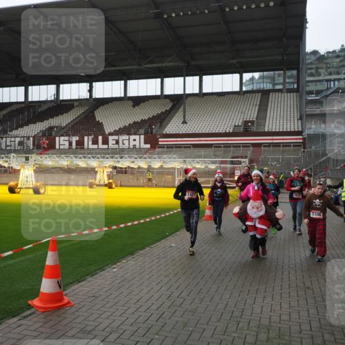 07.12.2025 - St. Pauli X-Mass-Run No. 15 Fabian Wolf http://msf.ph/oto/9418267 07.12.2025 11:24:50 Ziel 705, 1320, 1346, 1384, 1427, 1752, 2447, 2448, 2480, 2859, 2869, 3193, 3194, 3195, 3306, 3314, 4632 meine-sportfotos.de