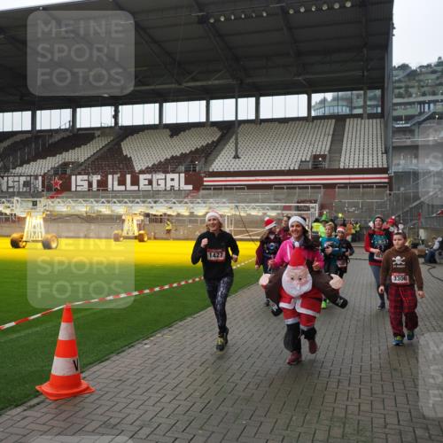 07.12.2025 - St. Pauli X-Mass-Run No. 15 Fabian Wolf http://msf.ph/oto/9418270 07.12.2025 11:24:51 Ziel 705, 1320, 1346, 1384, 1427, 1752, 2447, 2448, 2859, 2869, 3193, 3194, 3195, 3306, 3314, 4632 meine-sportfotos.de