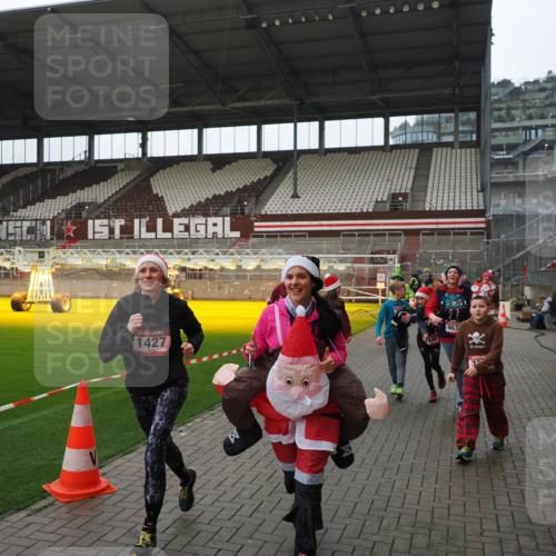07.12.2025 - St. Pauli X-Mass-Run No. 15 Fabian Wolf http://msf.ph/oto/9418274 07.12.2025 11:24:51 Ziel 705, 1320, 1346, 1384, 1427, 1752, 2447, 2448, 2859, 2869, 3193, 3194, 3195, 3306, 3314, 4632 meine-sportfotos.de