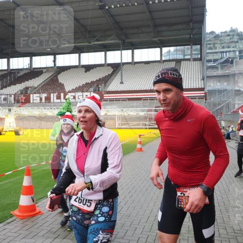 07.12.2025 - St. Pauli X-Mass-Run No. 15 Fabian Wolf http://msf.ph/oto/9418293 07.12.2025 11:24:55 Ziel 470, 473, 705, 1346, 1384, 1427, 2447, 2859, 2869, 3193, 3195, 3306, 3314, 4632 meine-sportfotos.de