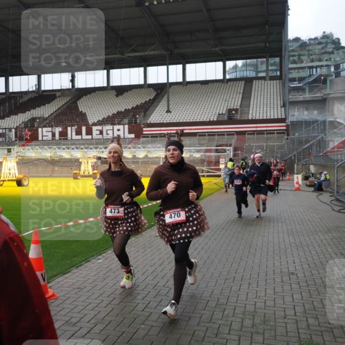 07.12.2025 - St. Pauli X-Mass-Run No. 15 Fabian Wolf http://msf.ph/oto/9418309 07.12.2025 11:25:02 Ziel 470, 473, 1384, 1427, 1527, 1855, 1858, 2193, 2447, 2981, 2990, 3314, 4632, 5003 meine-sportfotos.de