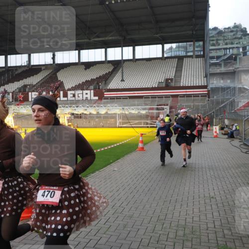 07.12.2025 - St. Pauli X-Mass-Run No. 15 Fabian Wolf http://msf.ph/oto/9418312 07.12.2025 11:25:03 Ziel 470, 473, 1384, 1427, 1527, 1855, 1858, 2151, 2193, 2447, 2981, 2990, 3314, 5003 meine-sportfotos.de