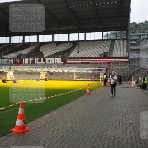 07.12.2025 - St. Pauli X-Mass-Run No. 15 Fabian Wolf http://msf.ph/oto/9418418 07.12.2025 11:25:47 Ziel 1334, 1339, 1379, 1388, 1593, 1672, 2498, 3051, 4654, 4825 meine-sportfotos.de