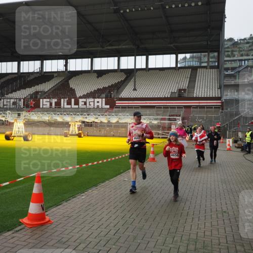 07.12.2025 - St. Pauli X-Mass-Run No. 15 Fabian Wolf http://msf.ph/oto/9418649 07.12.2025 11:27:21 Ziel 35, 36, 1772, 2995, 2999, 3004, 3956, 4647, 4656 meine-sportfotos.de