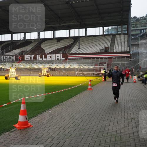 07.12.2025 - St. Pauli X-Mass-Run No. 15 Fabian Wolf http://msf.ph/oto/9418833 07.12.2025 11:28:22 Ziel 2162, 2163, 2164, 2808, 2845, 3063, 3074, 3599, 3670, 4653 meine-sportfotos.de
