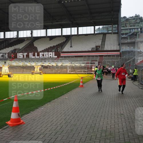 07.12.2025 - St. Pauli X-Mass-Run No. 15 Fabian Wolf http://msf.ph/oto/9418846 07.12.2025 11:28:27 Ziel 1897, 1919, 1920, 1921, 2162, 2163, 2164, 2427, 2431, 2808, 2845, 3599, 3670, 4641 meine-sportfotos.de