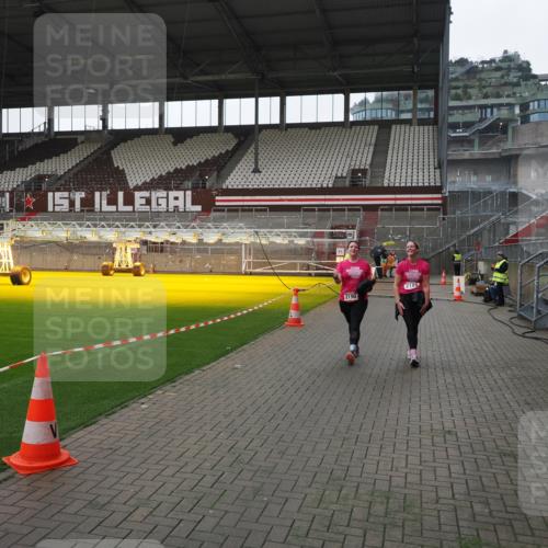 07.12.2025 - St. Pauli X-Mass-Run No. 15 Fabian Wolf http://msf.ph/oto/9418954 07.12.2025 11:29:00 Ziel 2038, 2189, 2190, 2709, 4837, 4838 meine-sportfotos.de