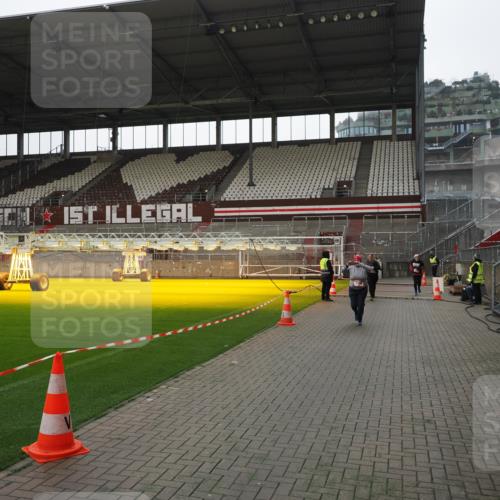 07.12.2025 - St. Pauli X-Mass-Run No. 15 Fabian Wolf http://msf.ph/oto/9419148 07.12.2025 11:30:20 Ziel 2020, 2509, 2705, 2876 meine-sportfotos.de
